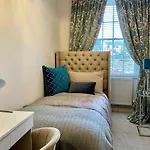 Old Daltongate House Bed & Breakfast 3*