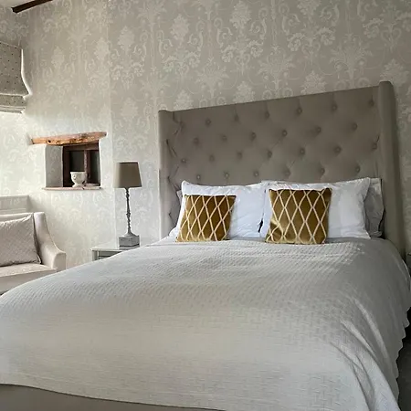 Old Daltongate House 3*