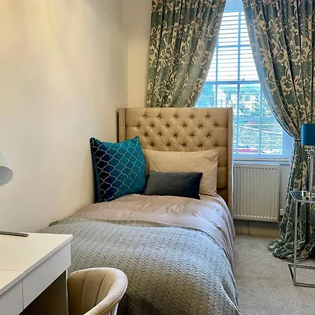 Old Daltongate House Couette-café 3*