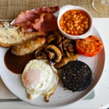 Couette-café Old Daltongate House 3*