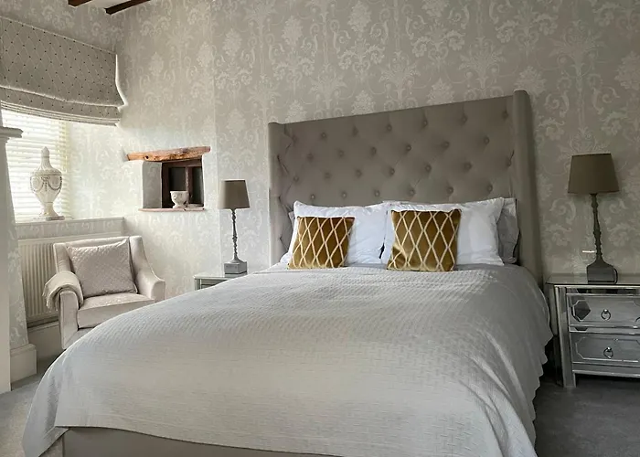 Old Daltongate House 3*