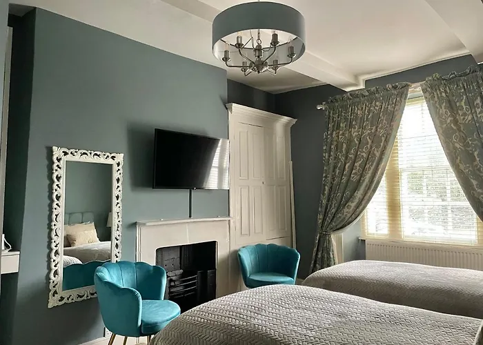 Old Daltongate House 3*