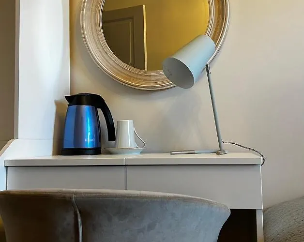 Old Daltongate House 3*