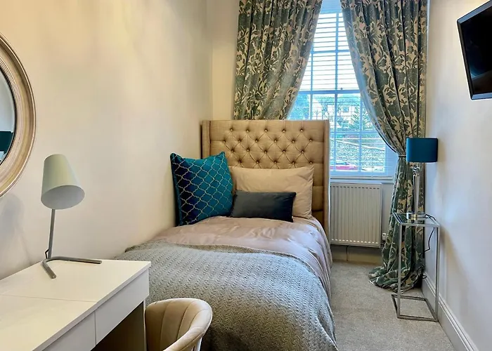 Old Daltongate House Bed & Breakfast 3*