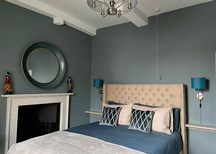 Old Daltongate House Bed & Breakfast 3*